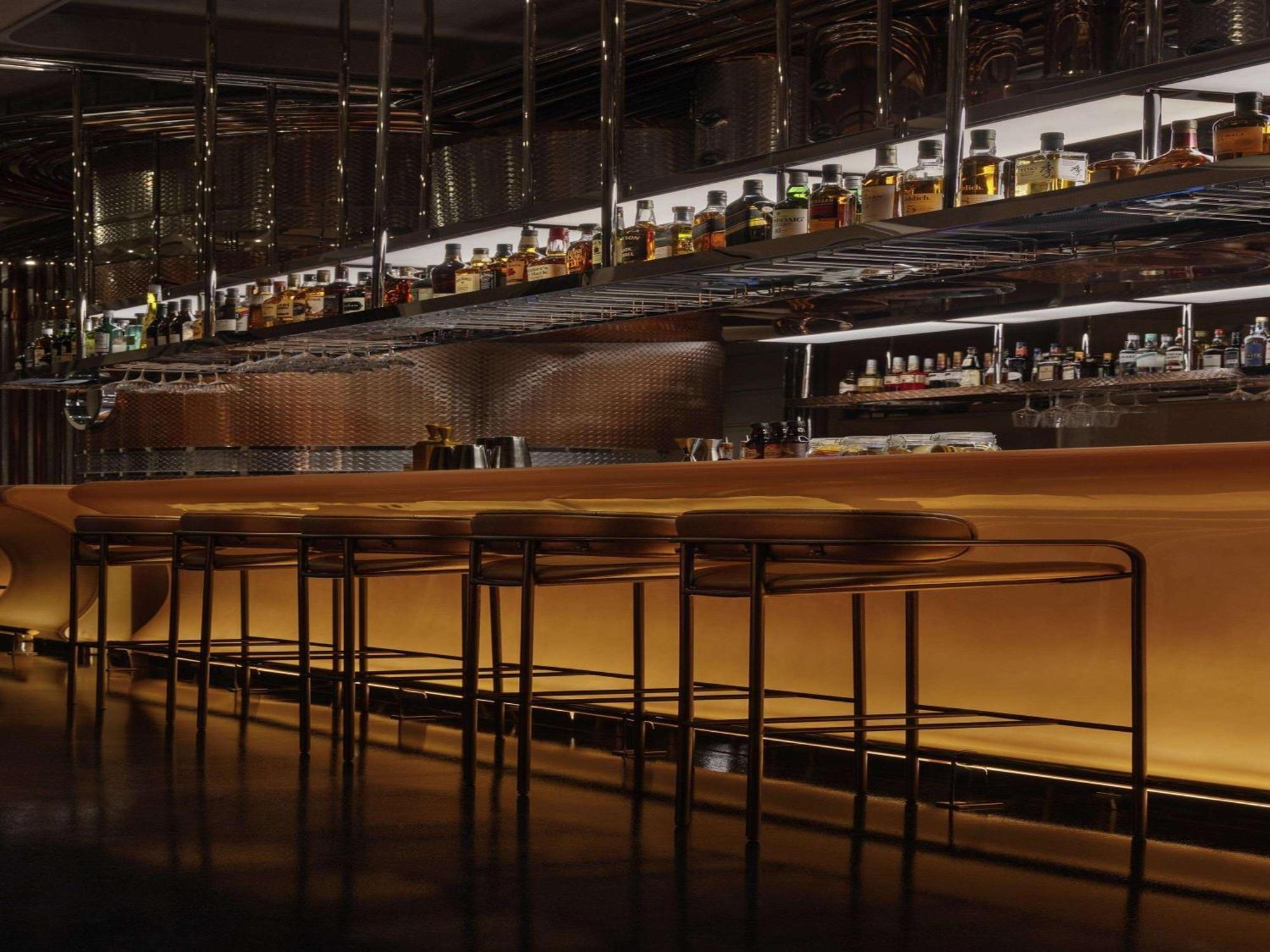 מלון So/ Uptown דובאי מראה חיצוני תמונה The bar at the RITZ