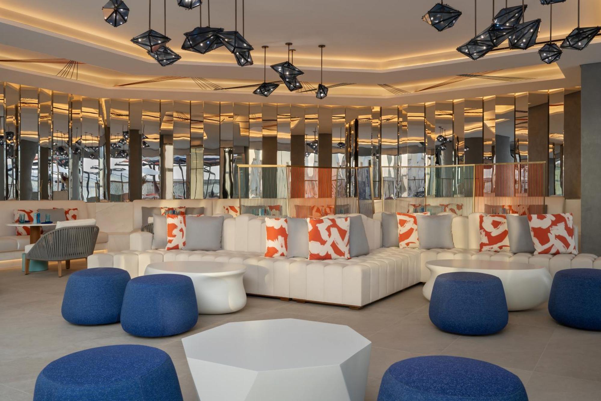 מלון So/ Uptown דובאי מראה חיצוני תמונה The lounge at the airport
