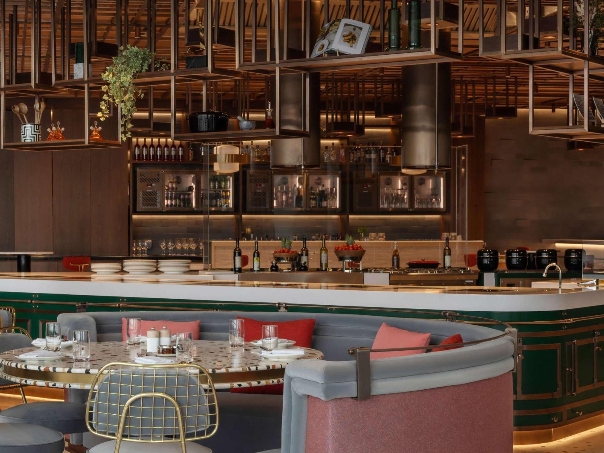 מלון So/ Uptown דובאי מראה חיצוני תמונה The bar at the restaurant